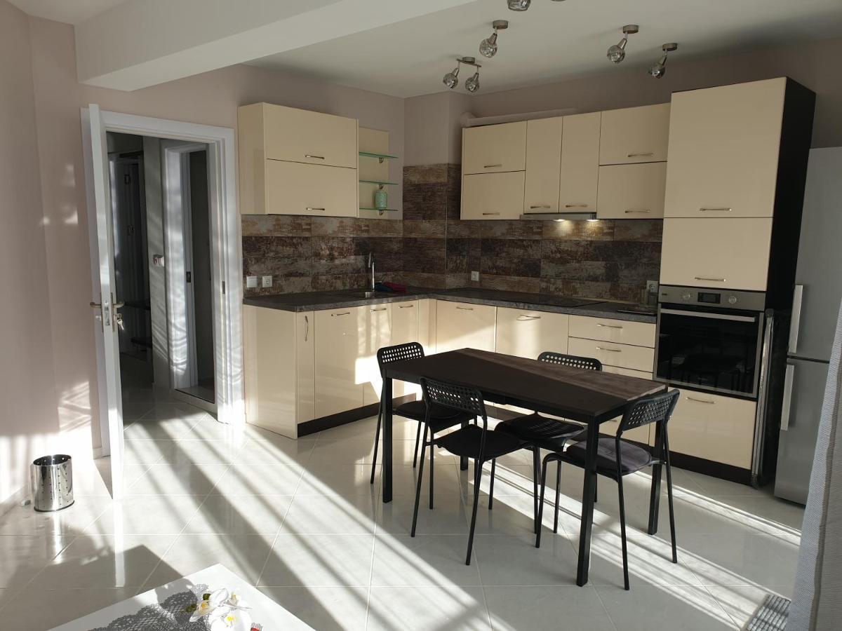 New The Twins Varna Two-Bedroom, Apt 5 At 15 Tsani Ginchev Street, Floor 3 Екстер'єр фото