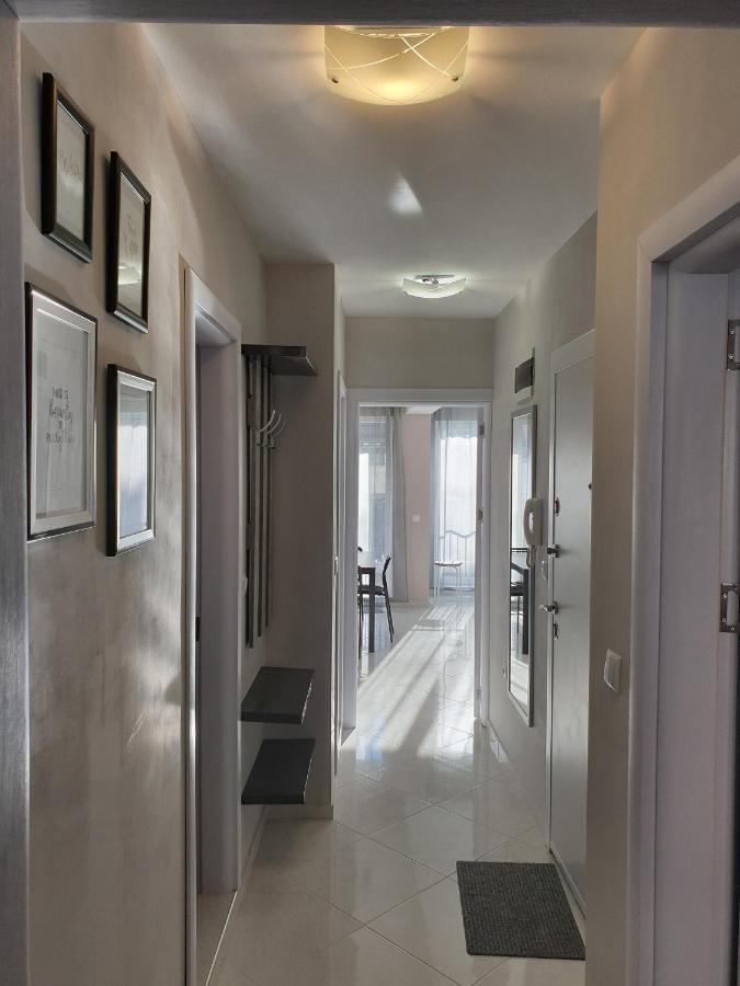 New The Twins Varna Two-Bedroom, Apt 5 At 15 Tsani Ginchev Street, Floor 3 Екстер'єр фото