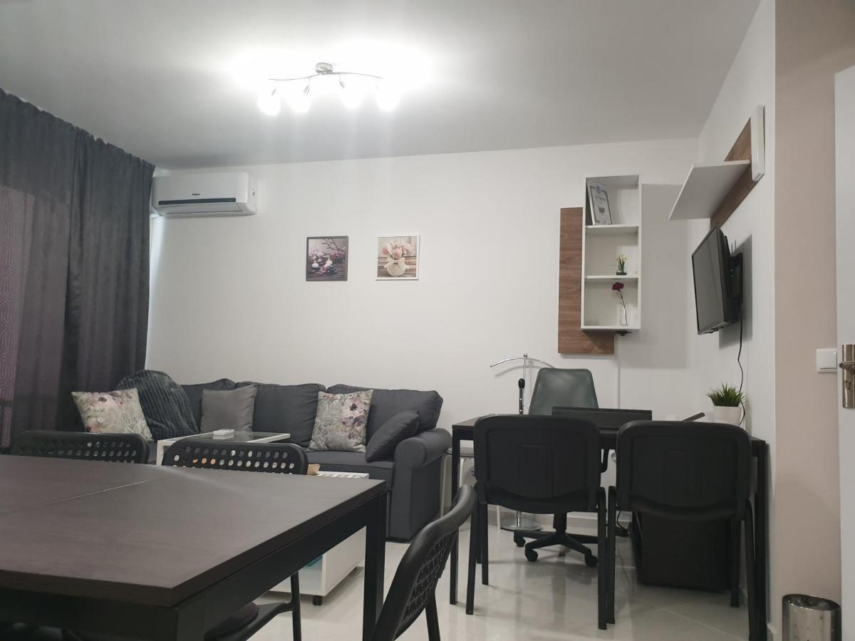 New The Twins Varna Two-Bedroom, Apt 5 At 15 Tsani Ginchev Street, Floor 3 Екстер'єр фото