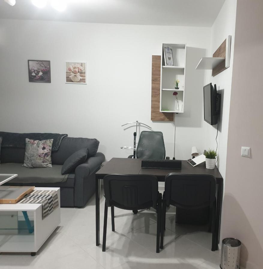 New The Twins Varna Two-Bedroom, Apt 5 At 15 Tsani Ginchev Street, Floor 3 Екстер'єр фото